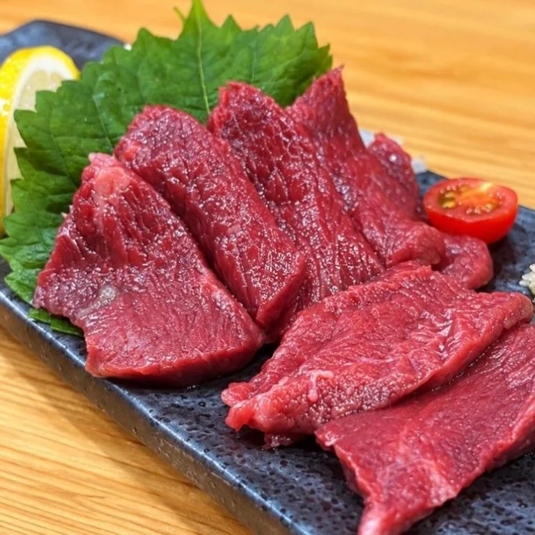 熊本市で馬刺しを楽しむ居酒屋でディナー｜本日のおすすめ【馬のハラミ刺し】