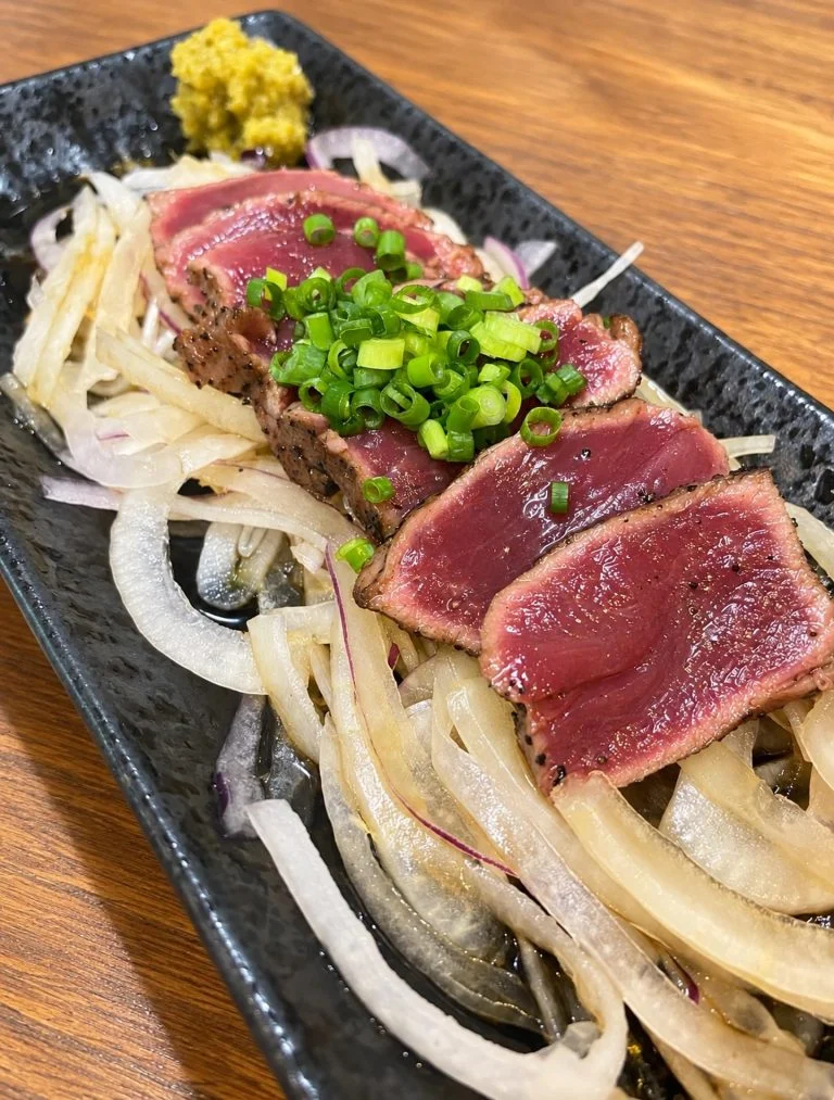 熊本市の馬肉料理居酒屋でディナー｜本日の一皿【特選馬バラたたき】